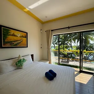 coral-riverside-homestay-hostel.hotelsofhoian.com/