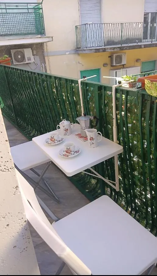 Il Dubbio Ai Quartieri Spagnoli Naples